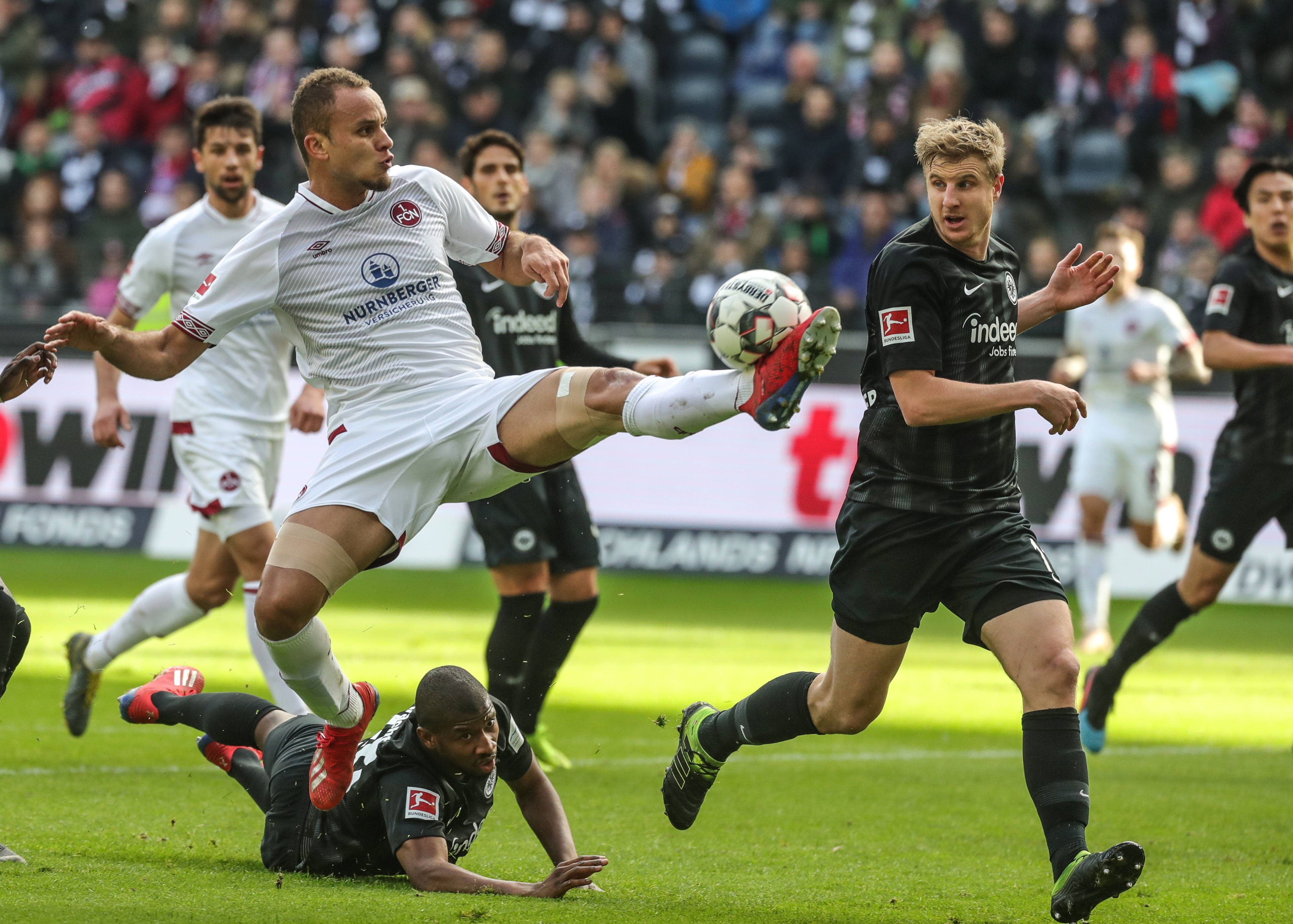 展现出令人 展现出令人